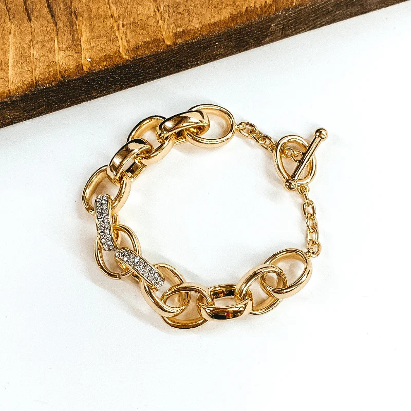 affordable ladies bracelets-Gold Chain Bracelet with Toggle Clasp and Clear Crystals